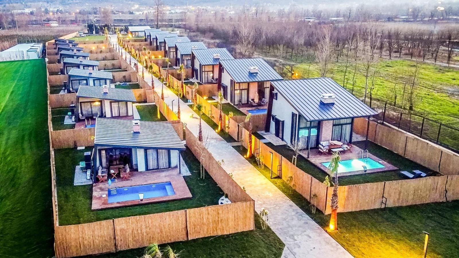 Vital Goel Sapanca Oezel Havuzlu Bungalov & Villa Bagian luar foto